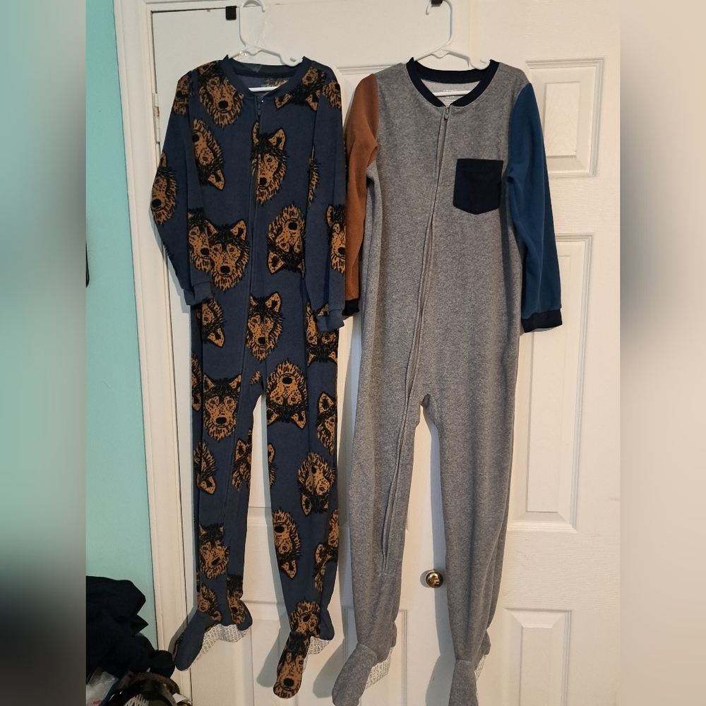 2 Pre-Owed Carters  fleece footie pajamas for boys size 8 regular